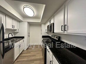 3825 E Camelback Rd in Phoenix, AZ - Building Photo - Building Photo
