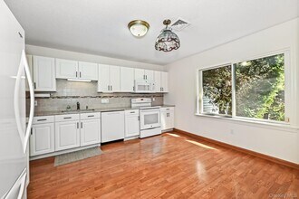 750 C Heritage Hls in Somers, NY - Building Photo - Building Photo