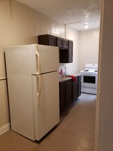 15000 Euclid Ave, Unit 10 in East Cleveland, OH - Building Photo - Building Photo