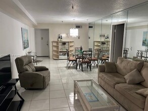 250 181 Dr in Sunny Isles Beach, FL - Building Photo - Building Photo