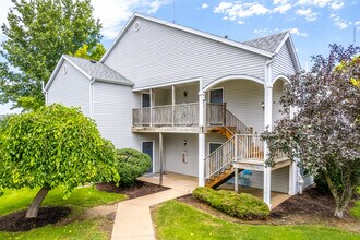 Regency Apartments in Bettendorf, IA - Foto de edificio - Building Photo