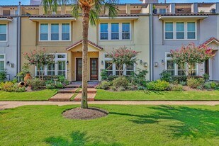 12 Tassia Ln in Houston, TX - Building Photo