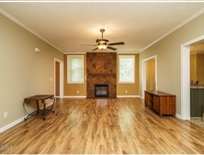 230 Paula Dr in Angier, NC - Foto de edificio - Building Photo