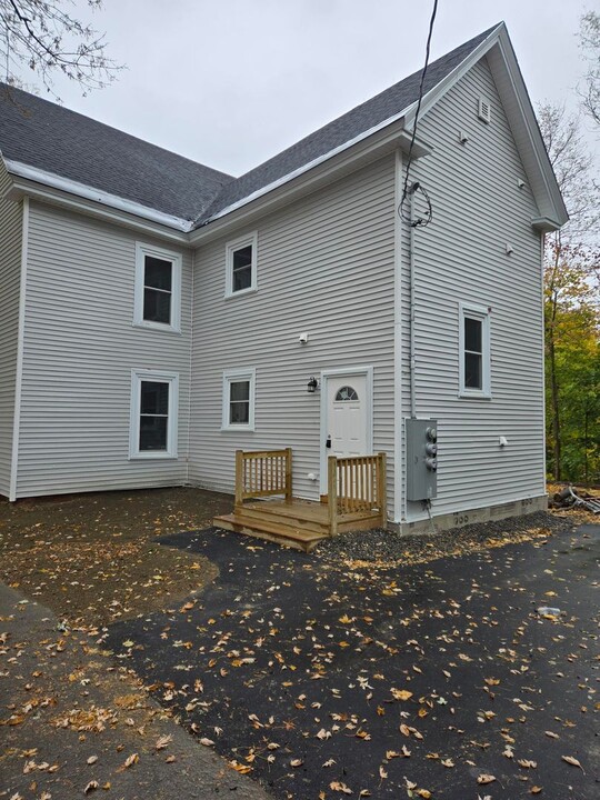 81 Sidney St in Bangor, ME - Building Photo