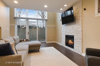 1369 W Hubbard St in Chicago, IL - Building Photo - Building Photo