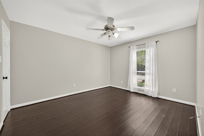 property at 1127 W 24th St