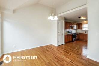 912 SW Foxtail Dr, Unit CRA302 in Grain Valley, MO - Foto de edificio - Building Photo