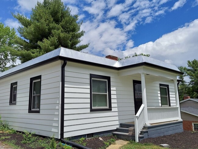 property at 1404 N Coalter St