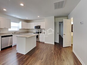 2034 Fiona Way in Spring Hill, TN - Building Photo - Building Photo