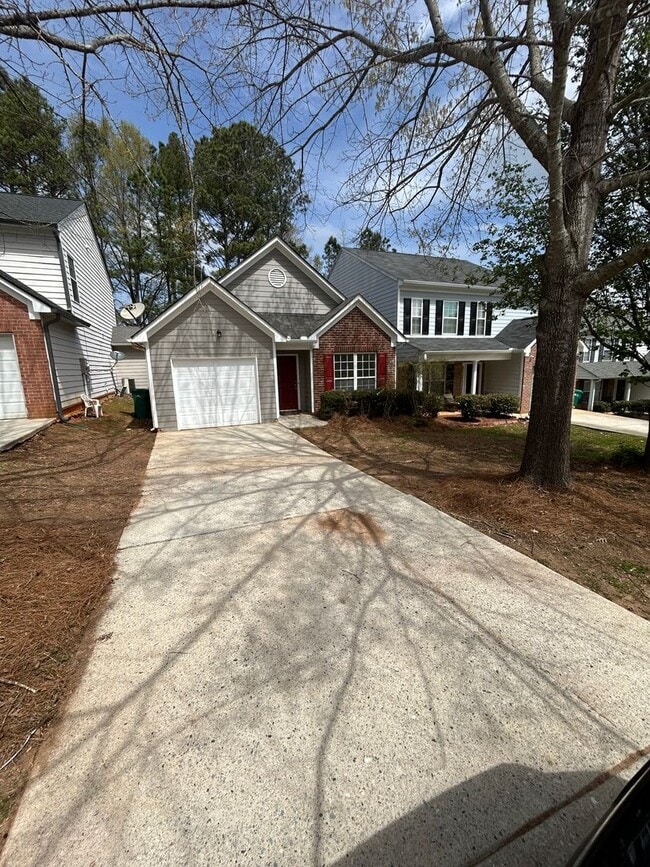 property at 545 Carlton Pointe Dr