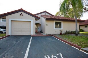 8989 W Sunrise Blvd in Plantation, FL - Building Photo