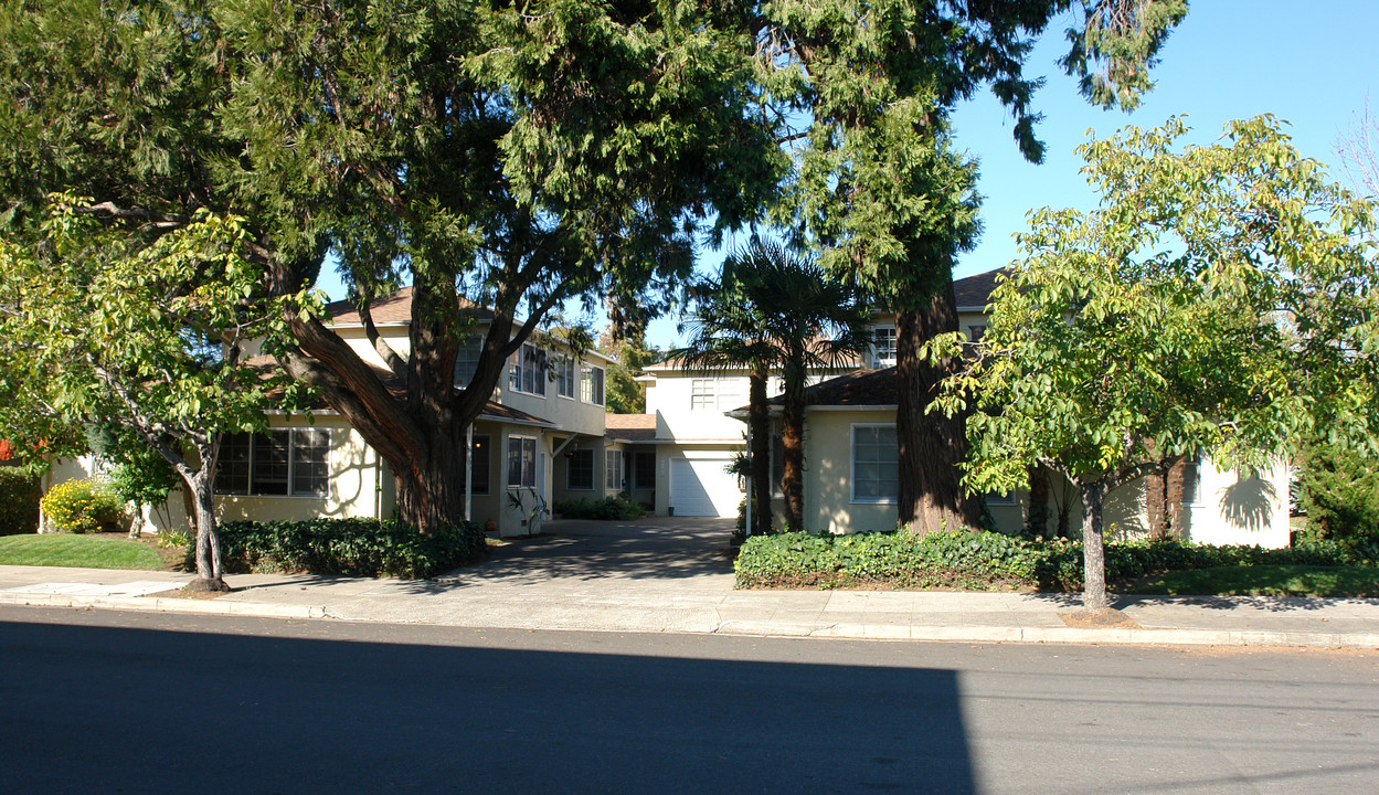 1125 14th St in Santa Rosa, CA - Foto de edificio