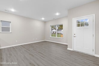 3200 Maldon Ct in Louisville, KY - Foto de edificio - Building Photo