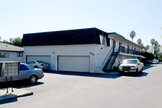 Cactus Garden Apartments in San Marcos, CA - Foto de edificio - Building Photo