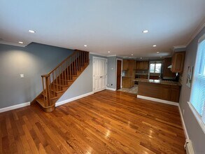 83 Beacon View Dr in Fairfield, CT - Building Photo - Building Photo