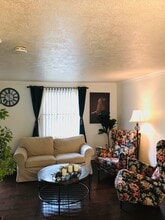 7700 Mineral Springs Dr in Gaithersburg, MD - Foto de edificio - Building Photo