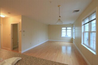 59 Brookline St, Unit 3 in Cambridge, MA - Building Photo - Building Photo