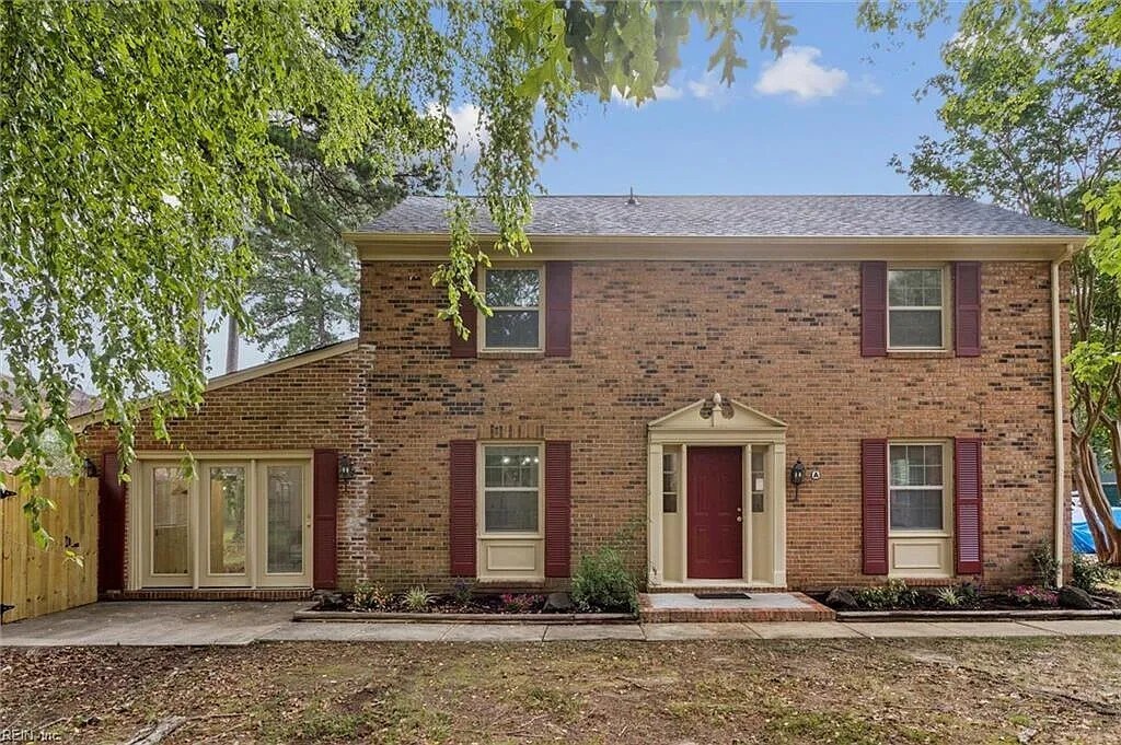 384 Deputy Ln in Newport News, VA - Foto de edificio