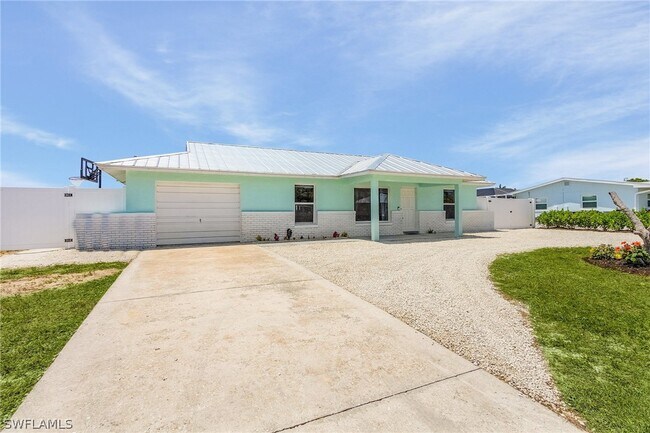 property at 12139 Matlacha Blvd