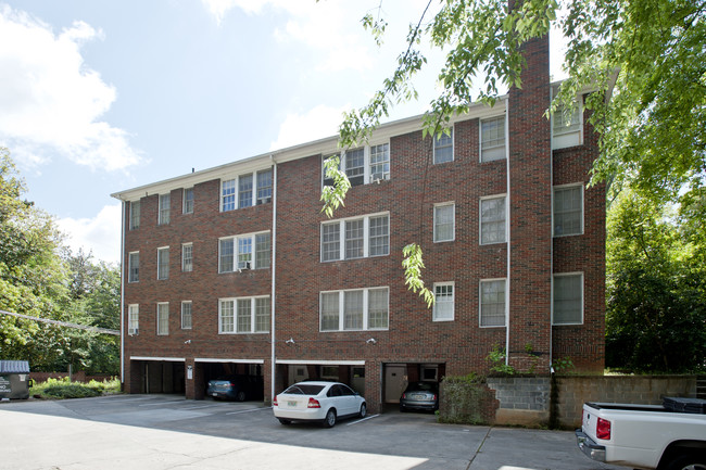 1324 Briarcliff Road in Atlanta, GA - Foto de edificio - Building Photo