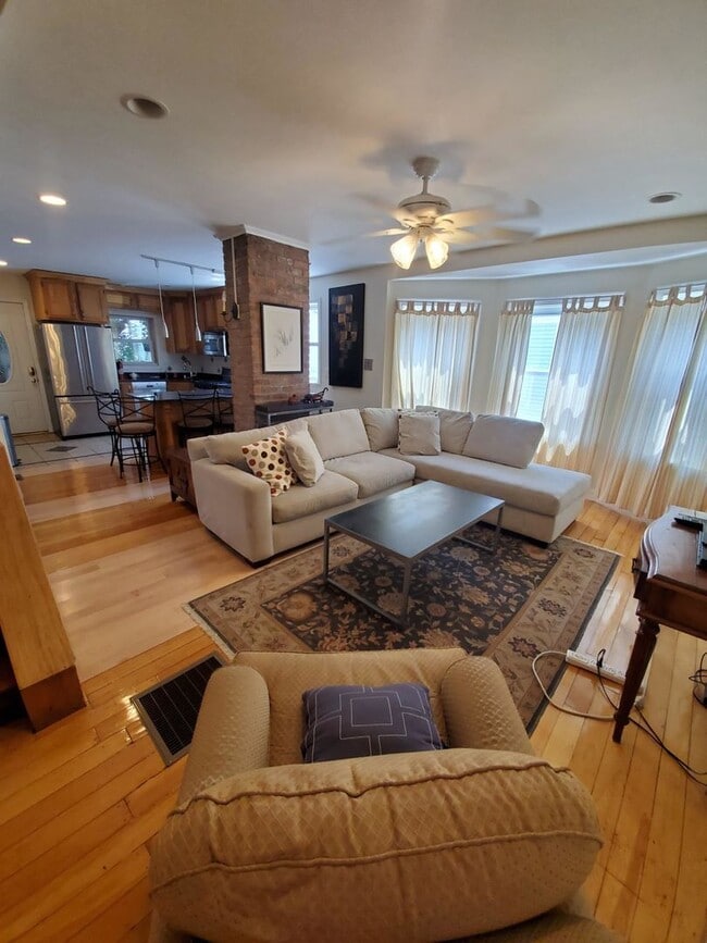 17 Holman St in Boston, MA - Building Photo - Building Photo