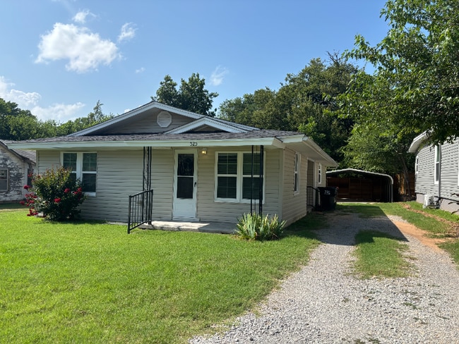 property at 525 Delaware St