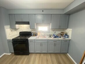 468 Avenue A in Bayonne, NJ - Foto de edificio - Building Photo