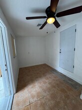 1285 NE 143rd St in North Miami, FL - Foto de edificio - Building Photo