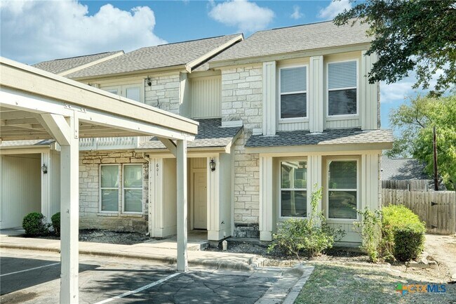 property at 2215 Dry Creek Dr