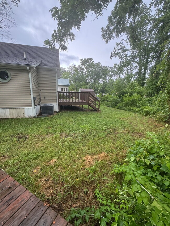 922 1st Ave W in Hendersonville, NC - Building Photo - Building Photo
