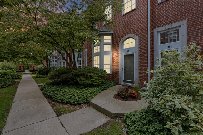 property at 174 Georgetown Square S