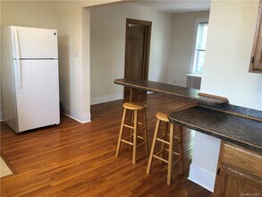 837 White Plains Rd-Unit -3R in Scarsdale, NY - Building Photo - Building Photo