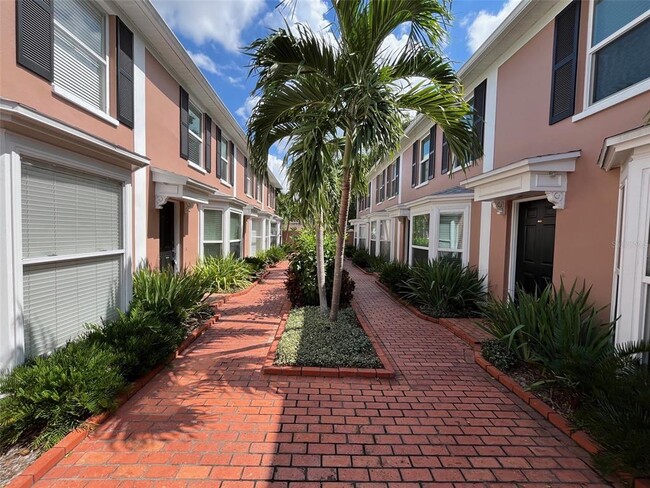 property at 301 S Bungalow Park Ave