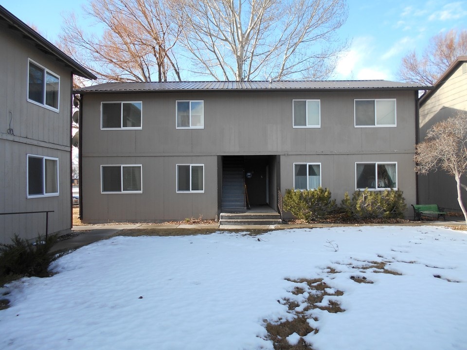 515 S Oak St in Townsend, MT - Foto de edificio