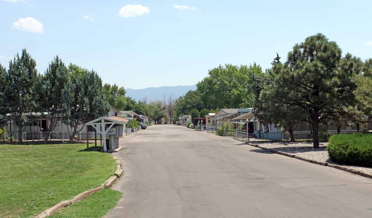 Valle Grande Mobile Home Park in Albuquerque, NM - Building Photo