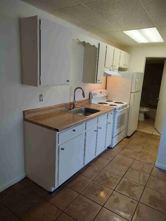 34 Railroad St in Dover Plains, NY - Building Photo
