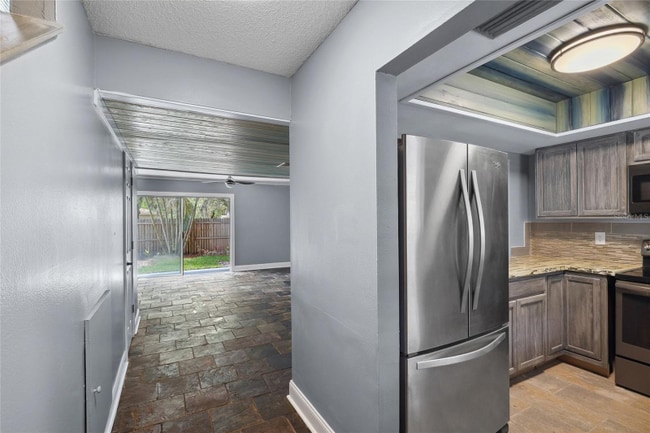 156 Douglas Rd W in Oldsmar, FL - Building Photo - Building Photo