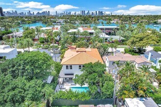 2143 N Bay Rd in Miami Beach, FL - Building Photo - Building Photo