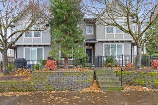 2310 NW Roseburg Terrace in Beaverton, OR - Building Photo