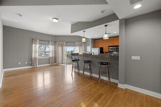 1010 Central Ave N in St. Petersburg, FL - Building Photo - Building Photo