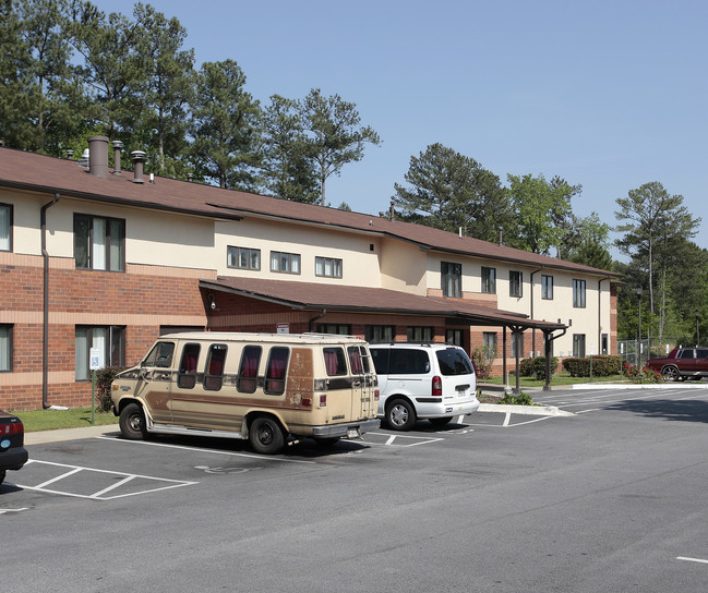 Atlanta Handicap Manor in Atlanta, GA - Foto de edificio - Building Photo