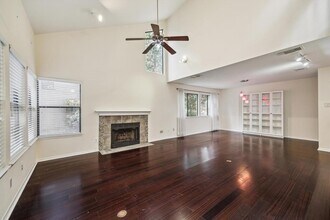 64 Cokeberry Ct in Spring, TX - Building Photo - Building Photo