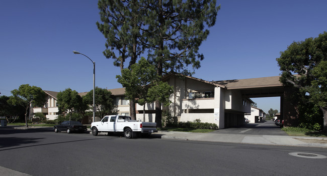 The Monterey Garden Apartments in Santa Ana, CA - Building Photo - Building Photo