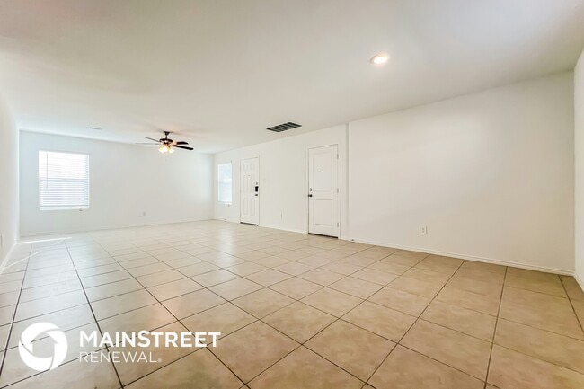 2973 Wallace Wls Ct, Unit D233 in Crandall, TX - Foto de edificio - Building Photo