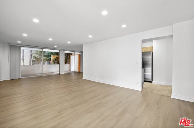 262 N Crescent Dr in Beverly Hills, CA - Building Photo - Building Photo