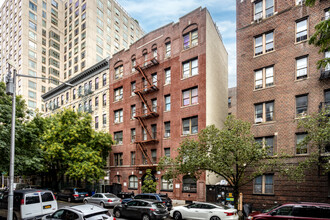 19 E 109th St in New York, NY - Building Photo - Primary Photo