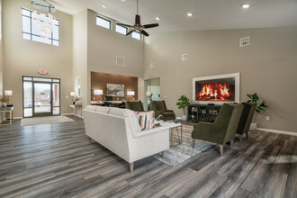 Belmond Flats in Louisville, KY - Building Photo - Interior Photo