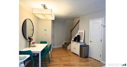 7 Seir Hill Rd in Norwalk, CT - Foto de edificio - Building Photo