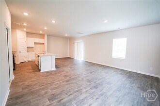 154 Bottlebrush Dr in Bloomingdale, GA - Building Photo - Building Photo