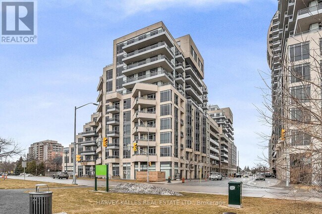9199 Yonge St in Richmond Hill, ON - Building Photo - Building Photo